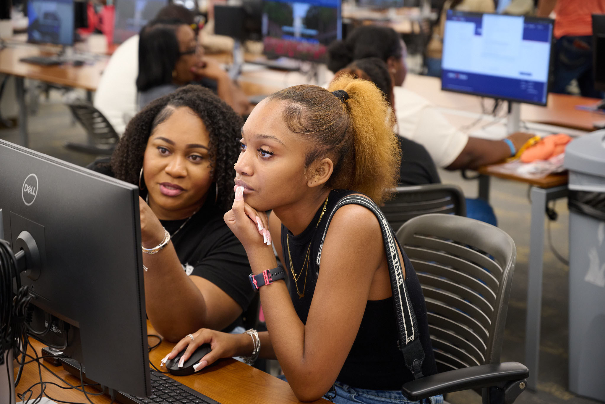 SHSU Honors students can qualify to receive a $40,000 or $80,000 scholarship. 