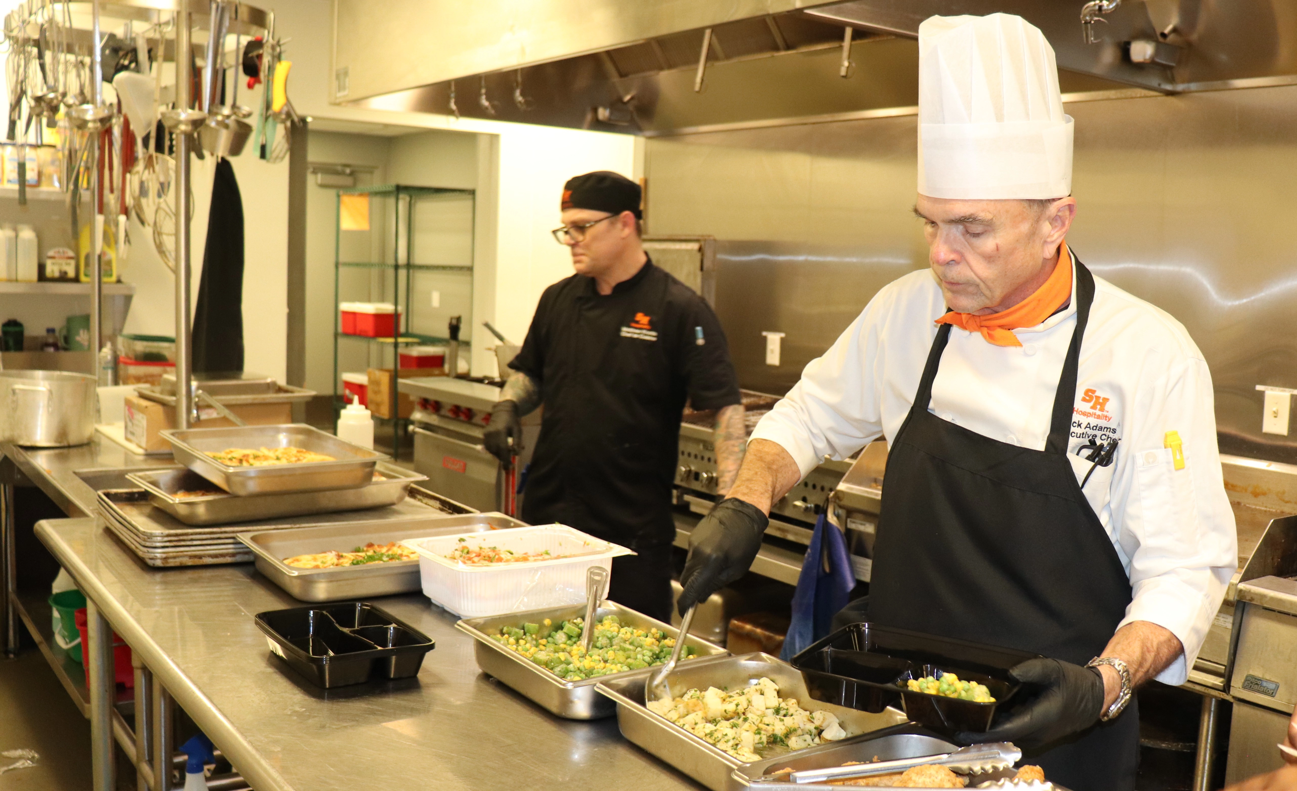 student volunteer at the food pantry 